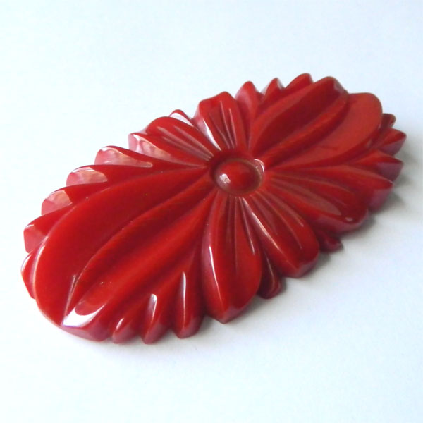 Large 1940's red bakelite brooch