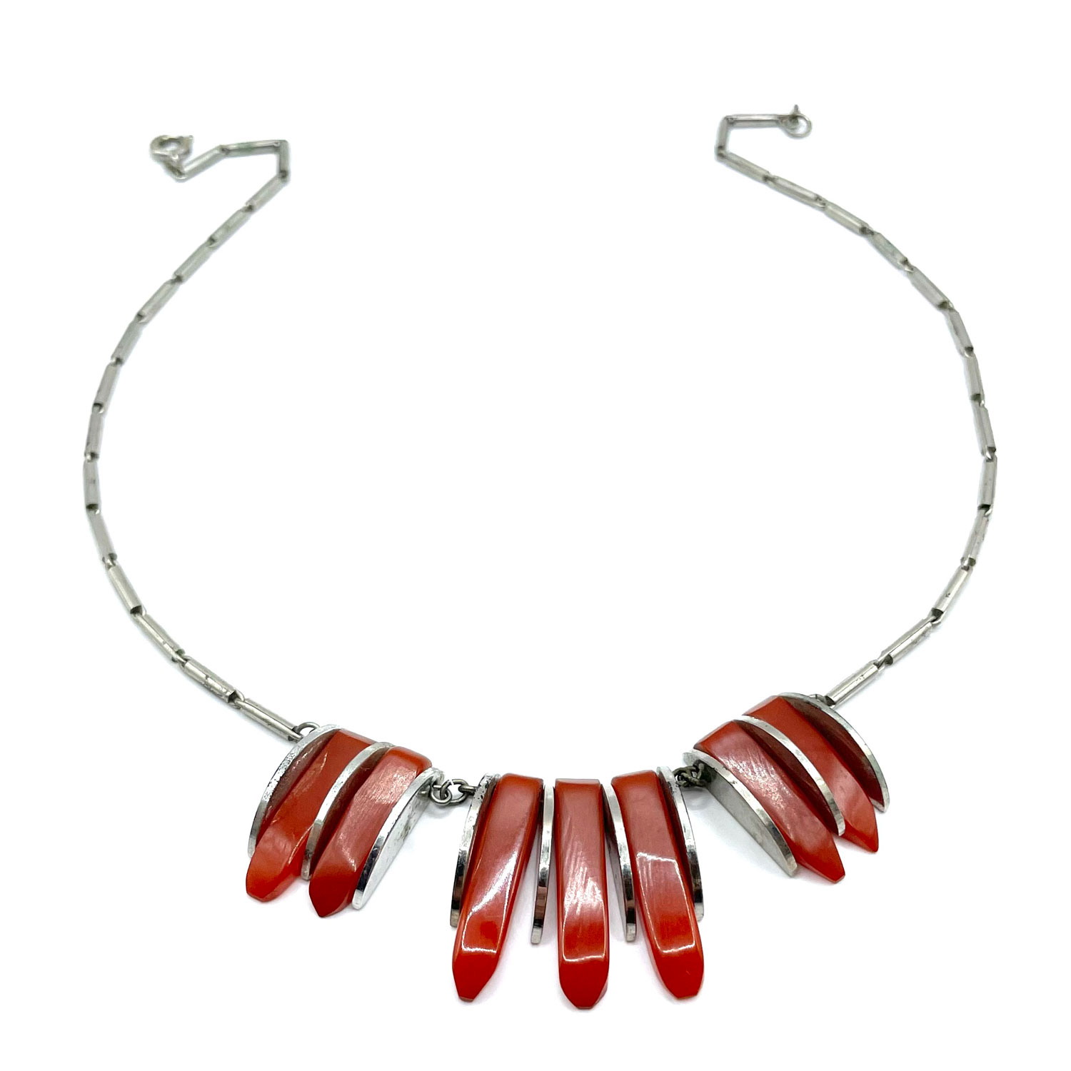 bakelite pendant necklace