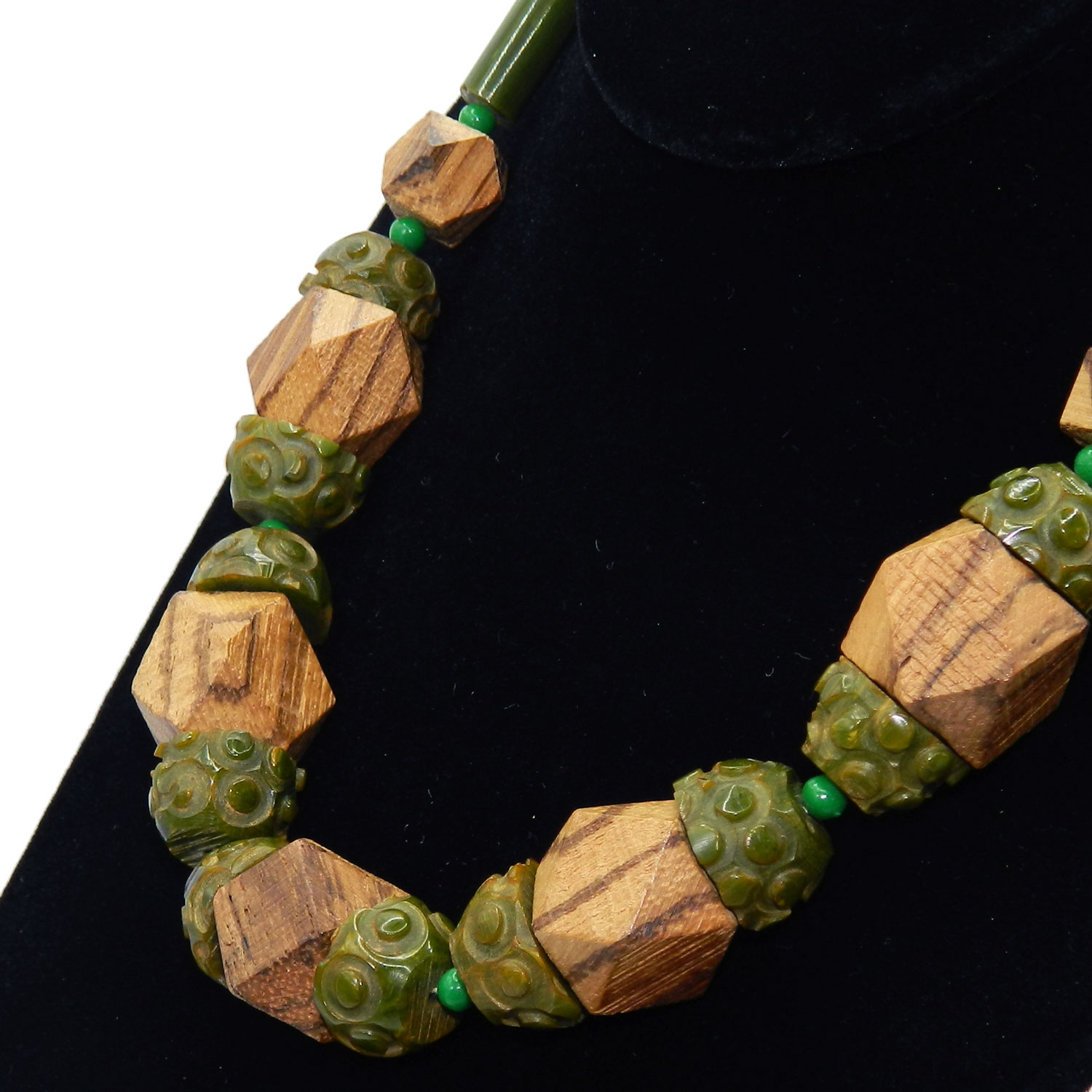 Vintage bakelite necklace