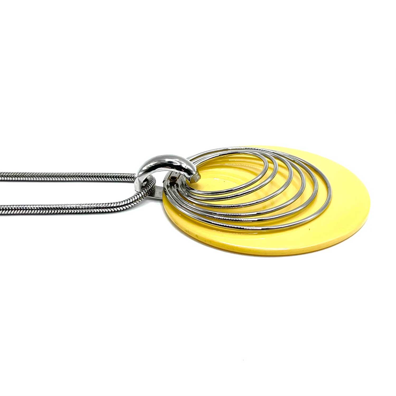 Yellow Art Deco bakelite pendant necklace