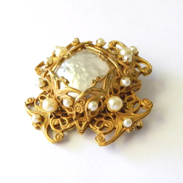 Miriam Haskell pearl brooch