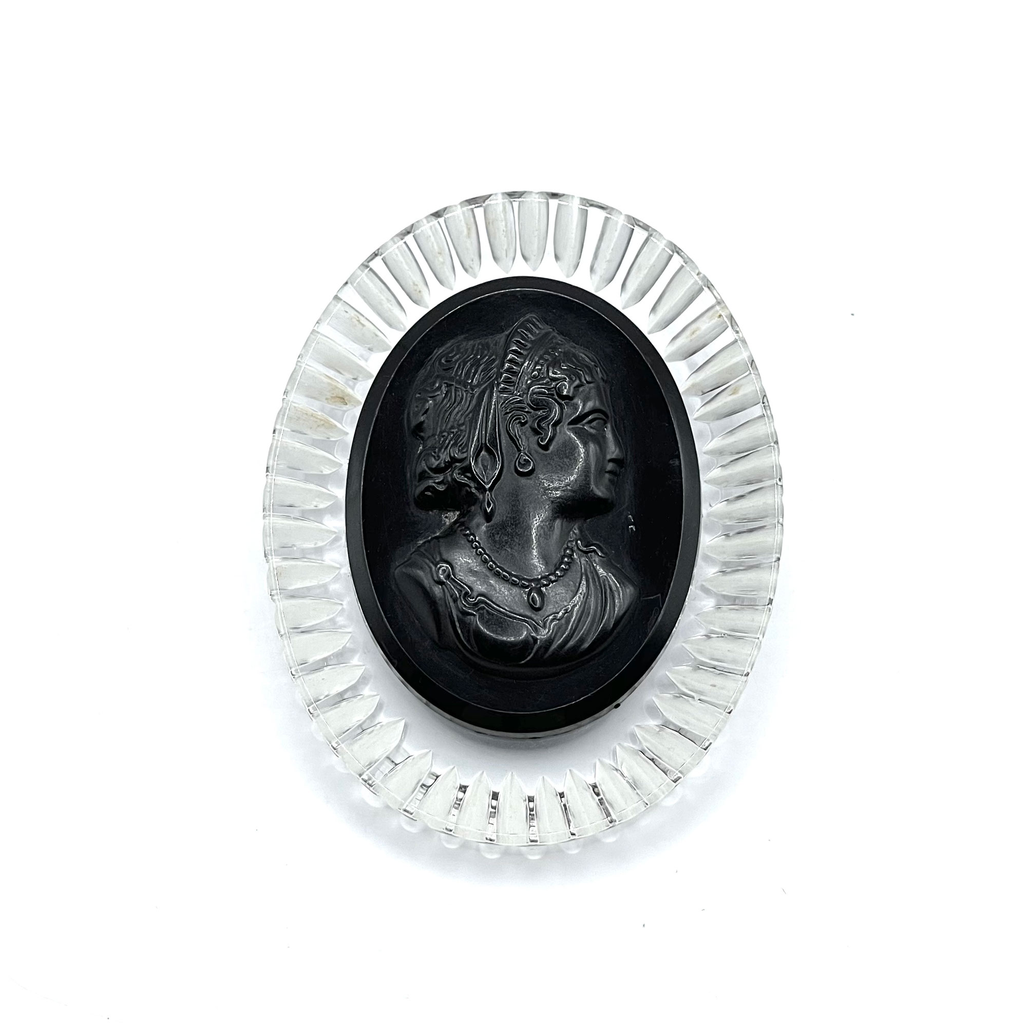 cameo brooch