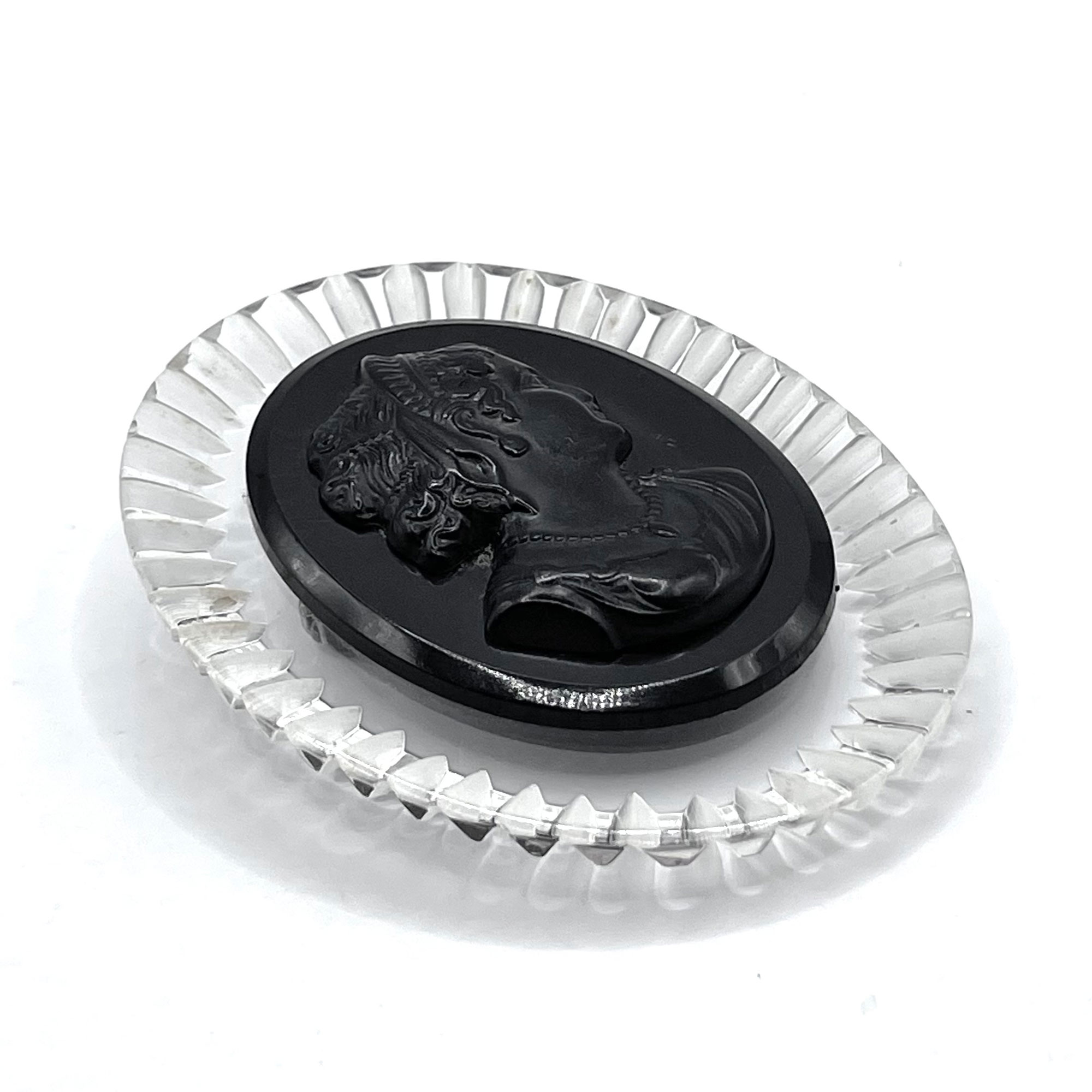 cameo brooch