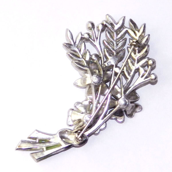 1940s enameled flower brooch