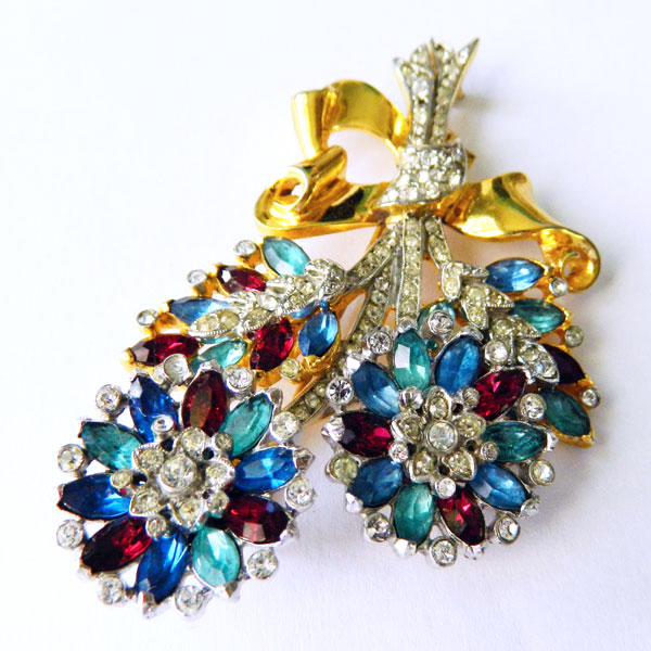 1940's Coro Craft rhinestone brooch
