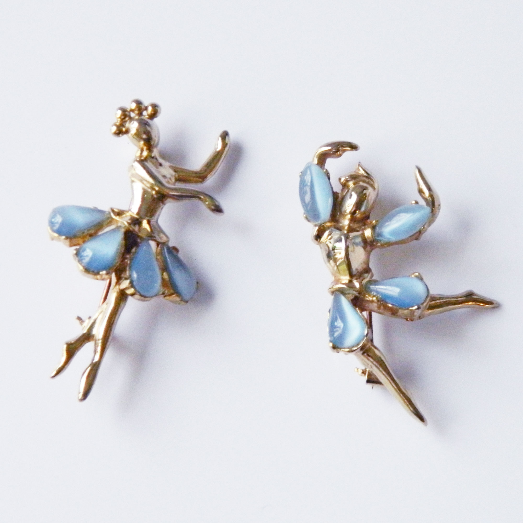 vintage Trifari figural brooch set