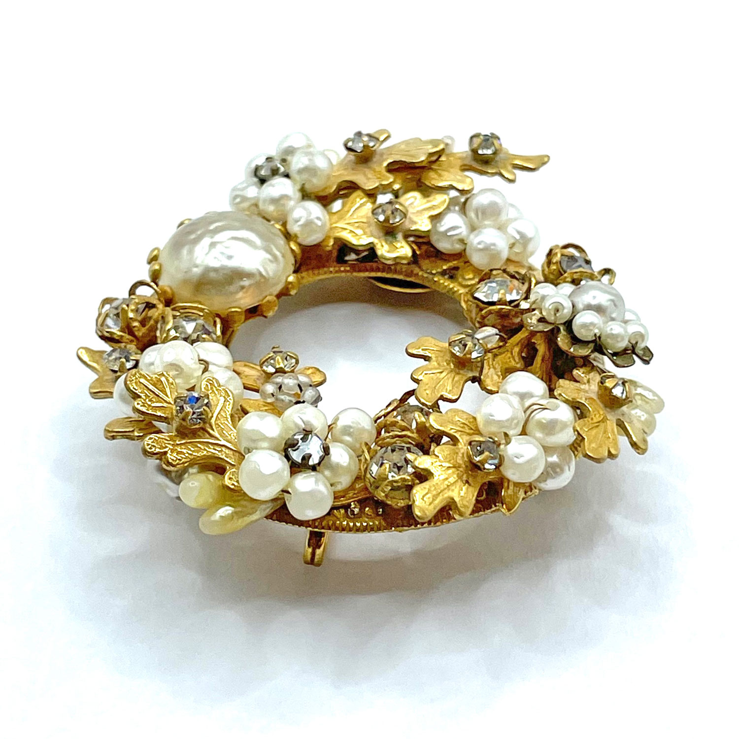 Original by Robért Wreath Brooch Pendant