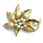Poinsettia pearl pin