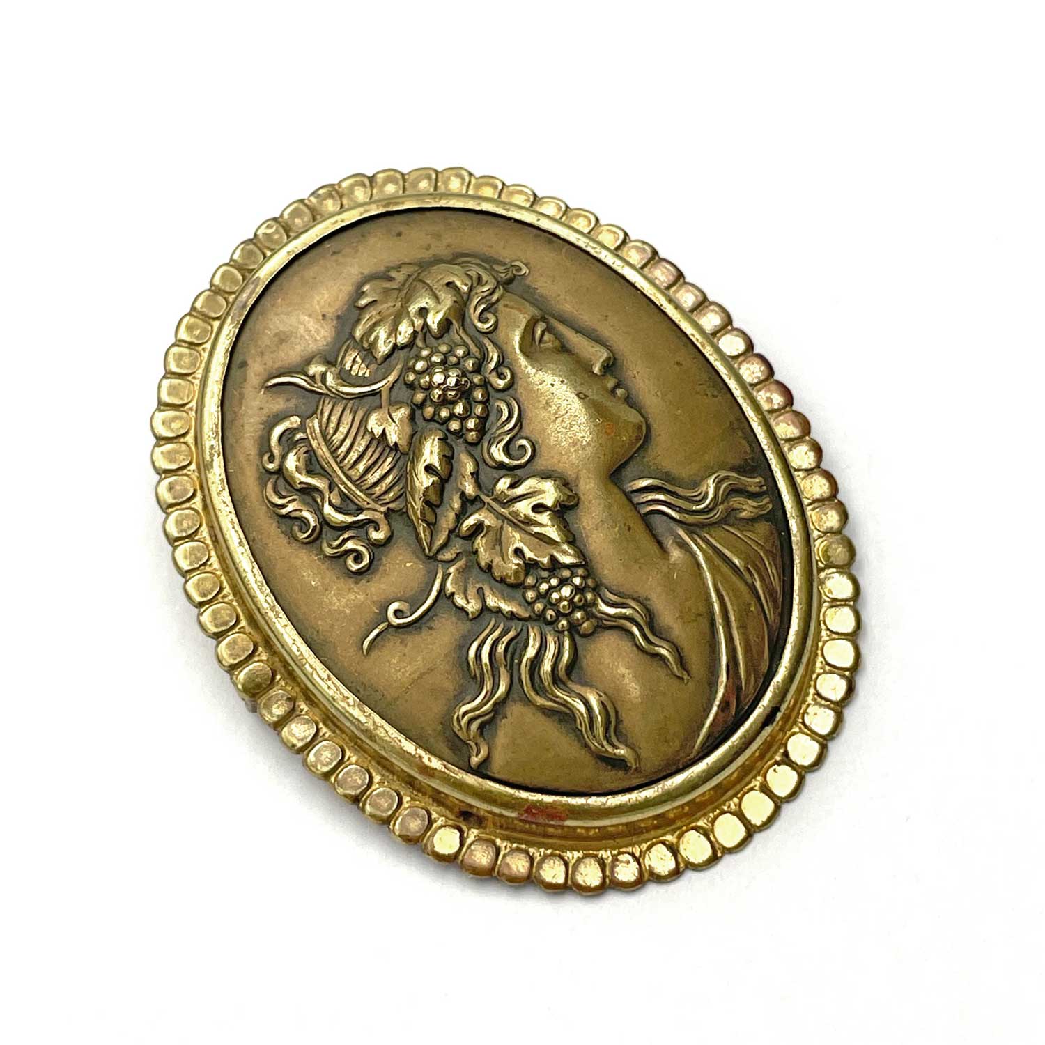 Cameo brooch
