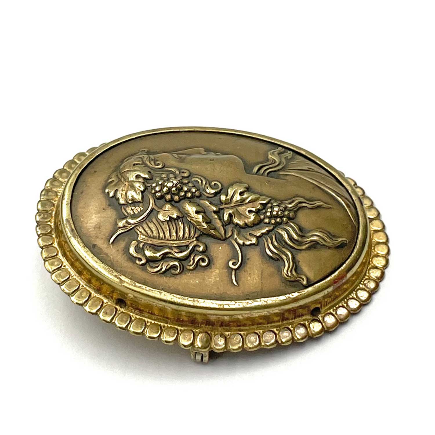 Cameo brooch