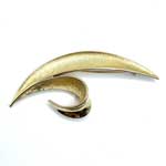 1950s gold tone Trifari leaf brooch