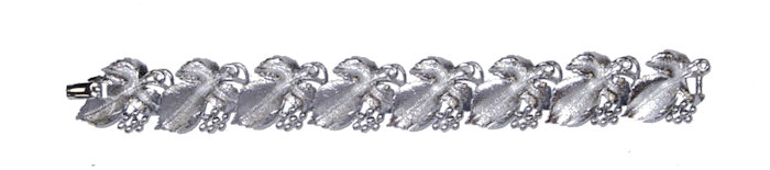 Vintage grape leaf design bracelet