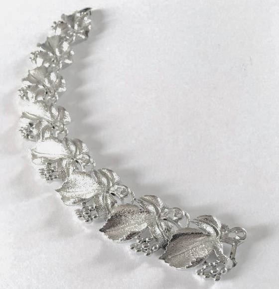 Lisner grapevine bracelet