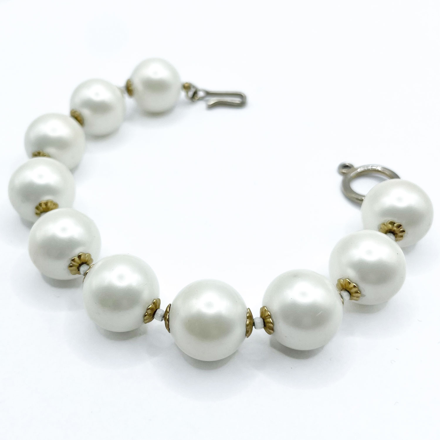 Vintage faux pearl bracelet