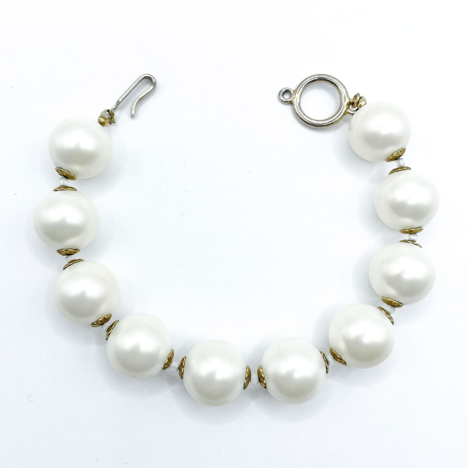 Vintage faux pearl bracelet