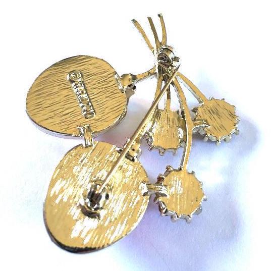 Sarah Coventry strawberry brooch