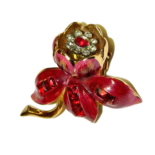 1940's enameled Coro trembler clip