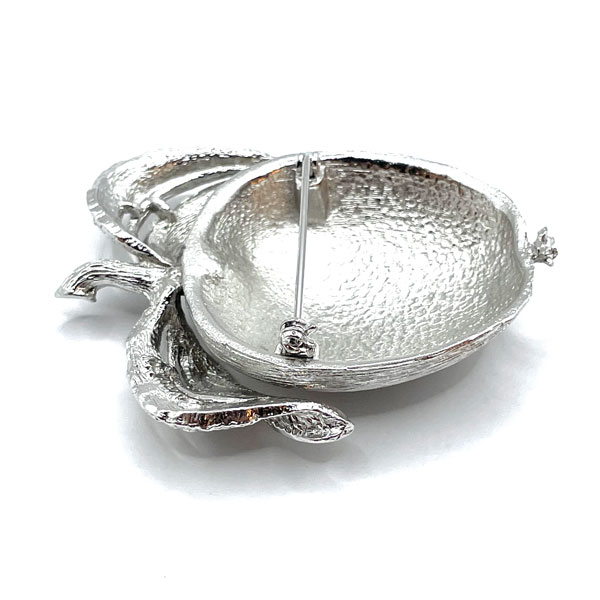 apple brooch