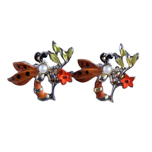 wasp brooch