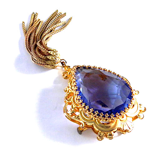 1950's Victorian revival brooch