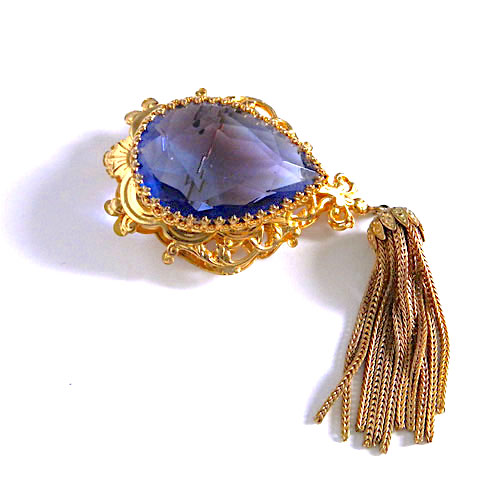 1950's Victorian revival brooch