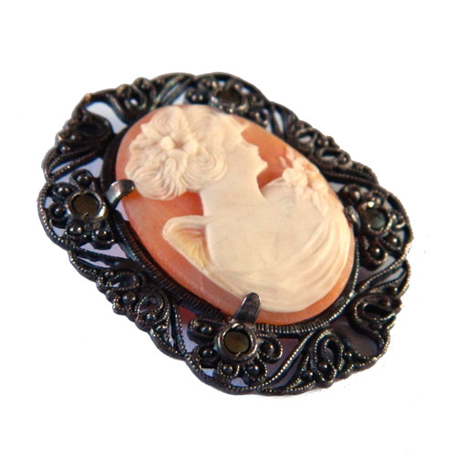 1940's art nouveau cameo brooch