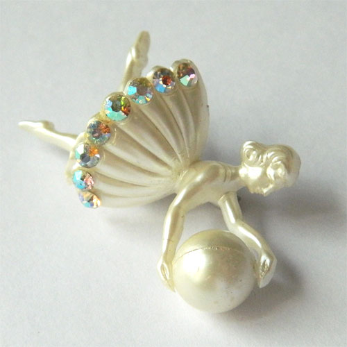 1950's rhinestone brooch