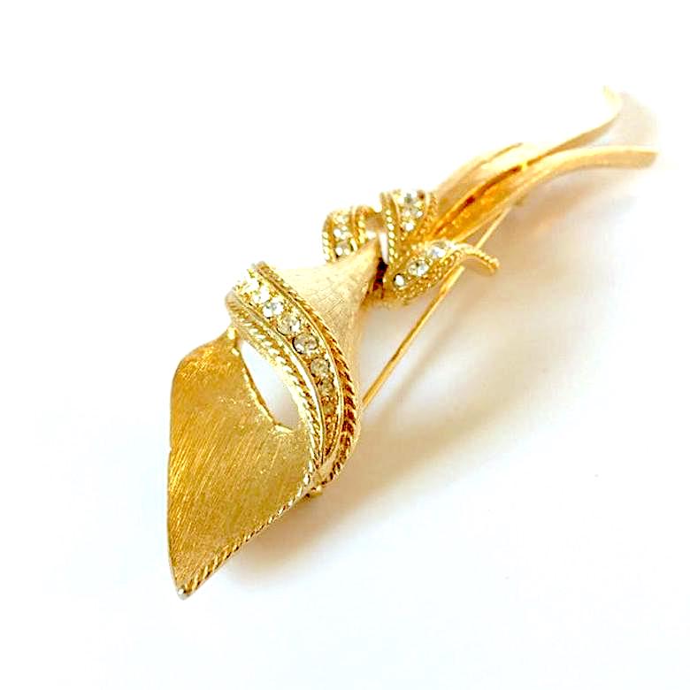 vintage flower brooch