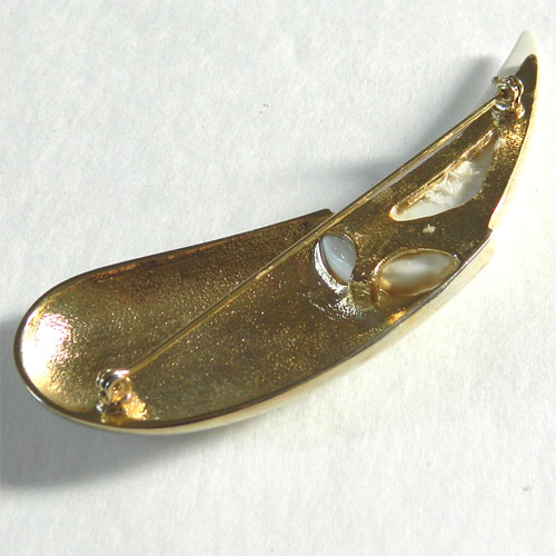 1950's white and gold tone Trifari flower brooch