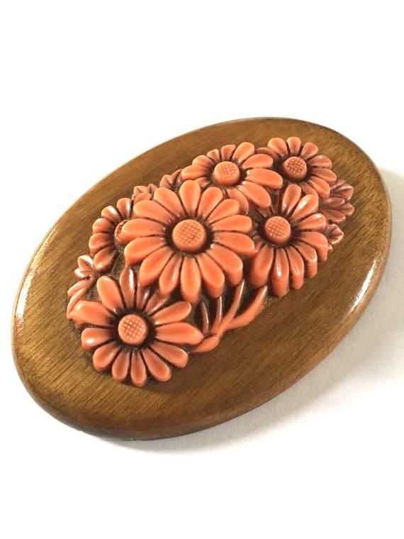 daisy brooch