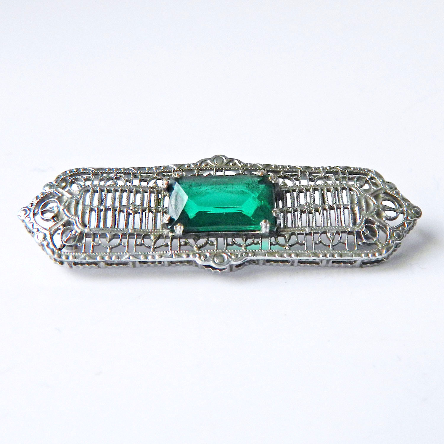 1920s Art Deco brooch