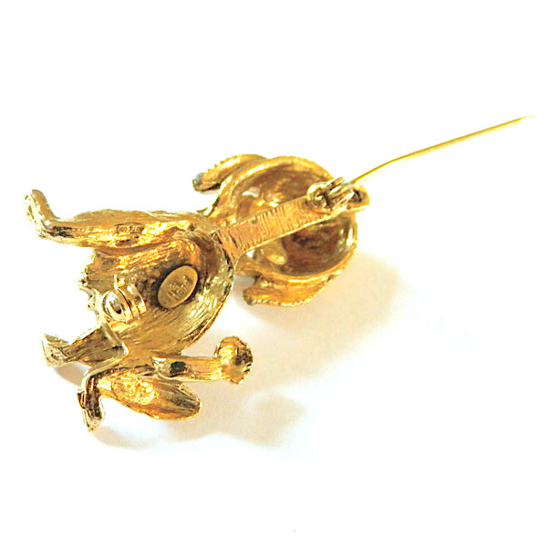 Hobe rhinestone dog trembler brooch
