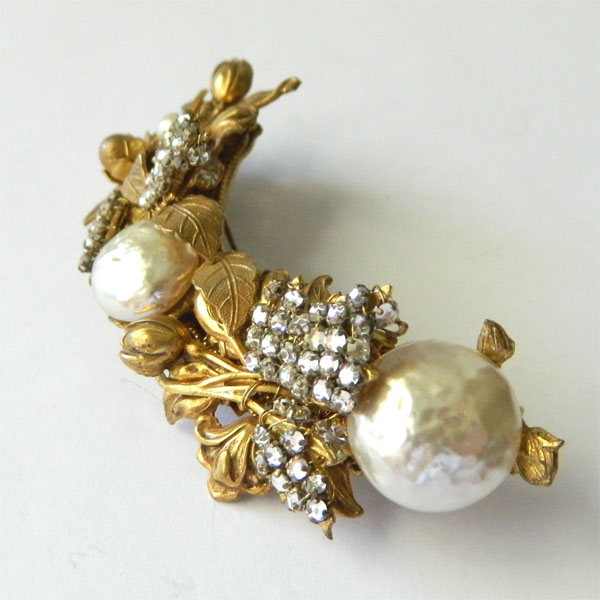 1950s Miriam Haskell rhinestone brooch