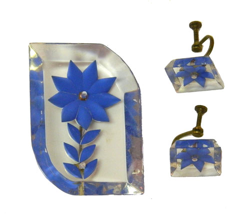 1940's reverse carved lucite brooch
