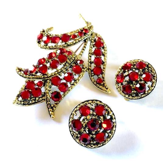 Wiess rhinestone brooch