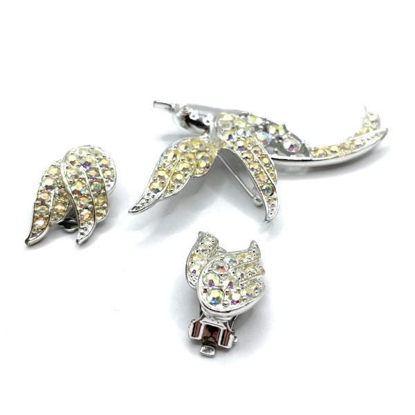 Sarah Coventry bird brooch