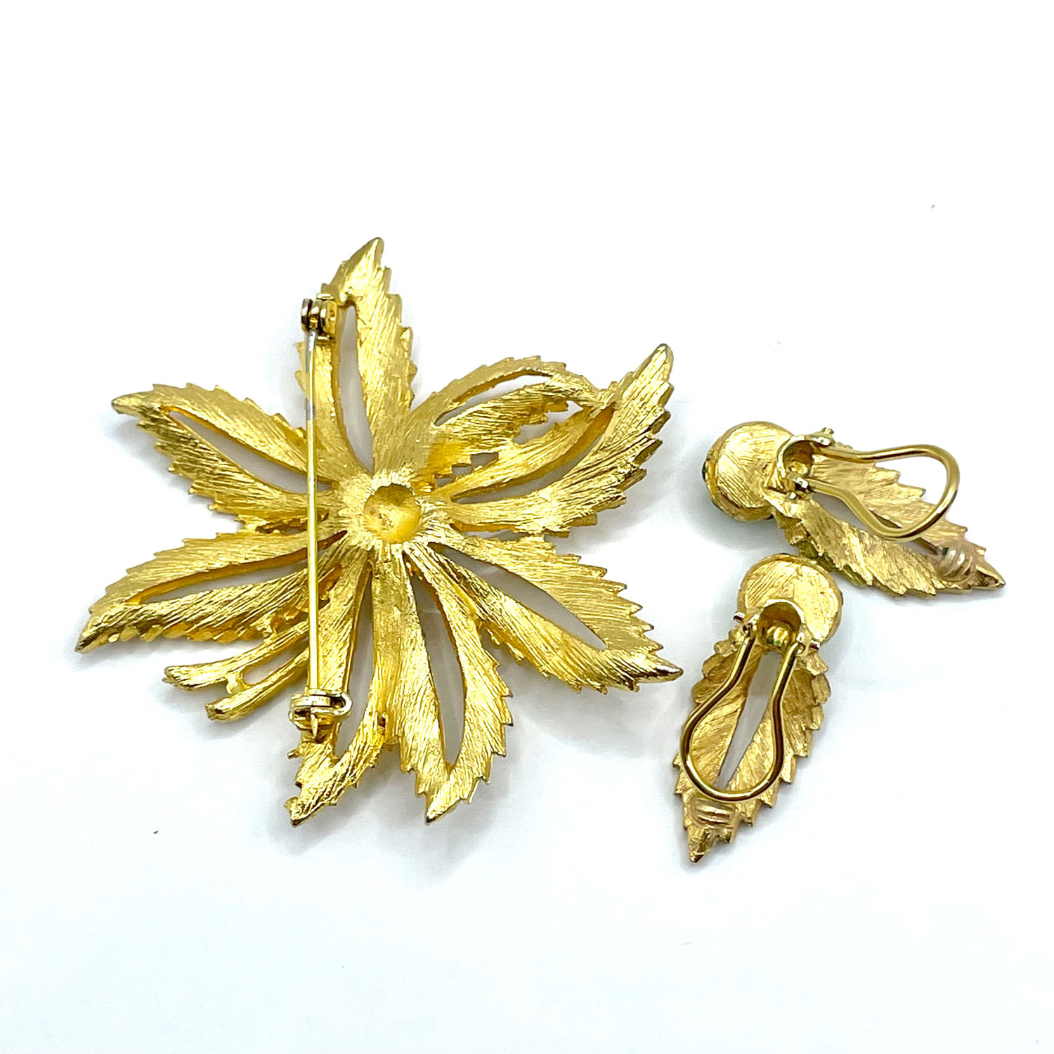 Vintage flower brooch and earringsvintage green rhinestone brooch and earring set