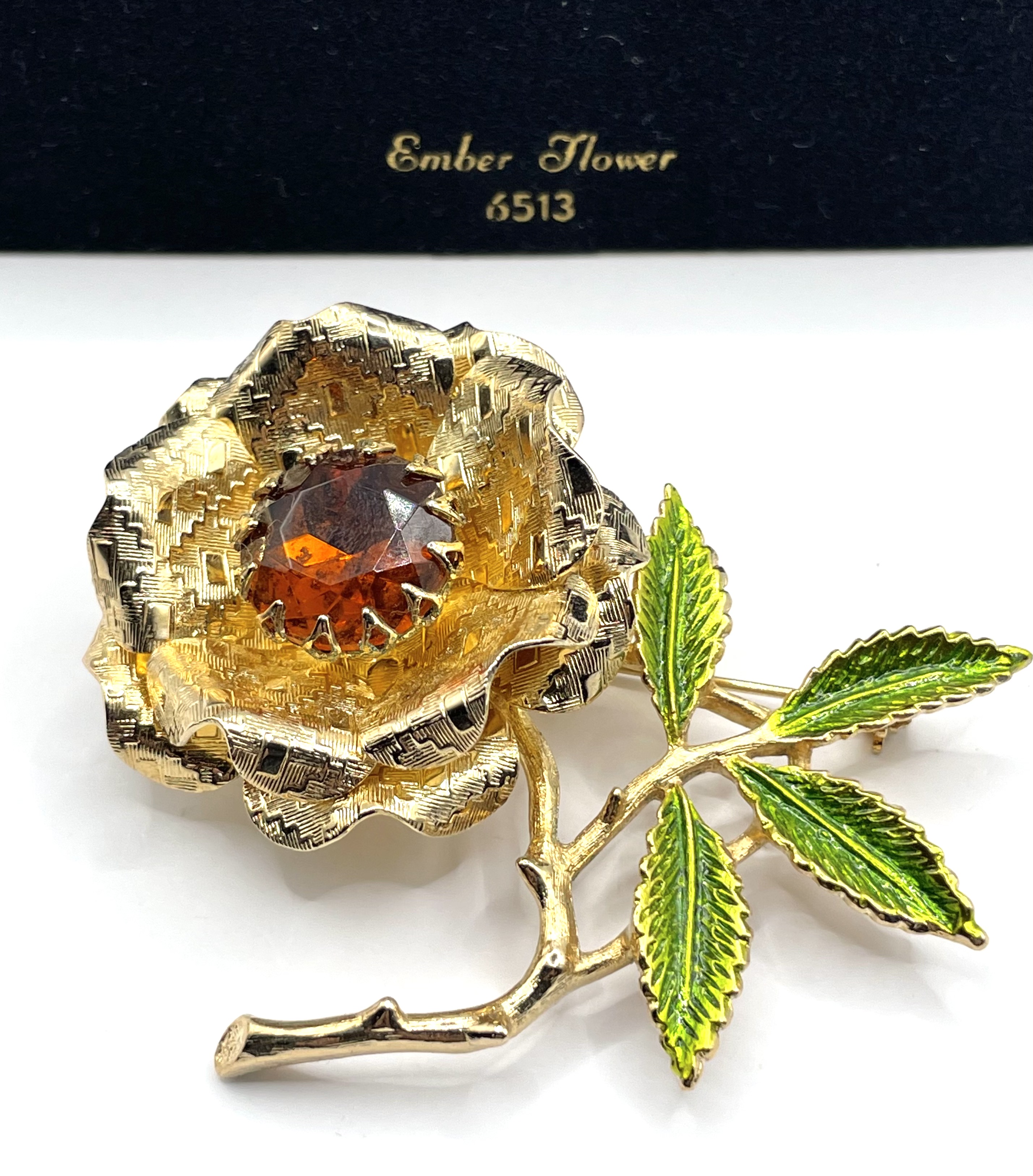 Sarah Coventry flower brooch