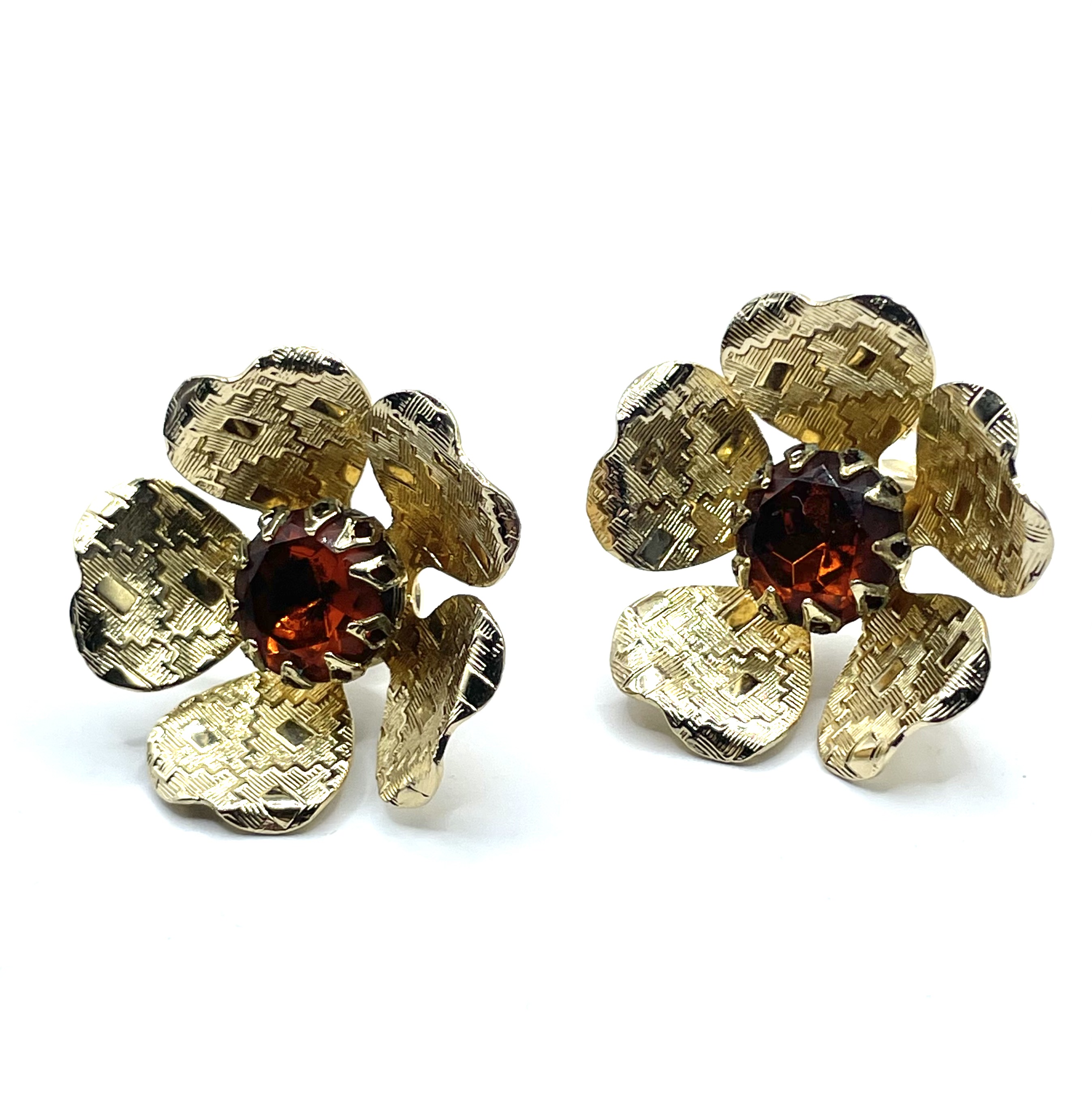 Sarah Coventry flower brooch