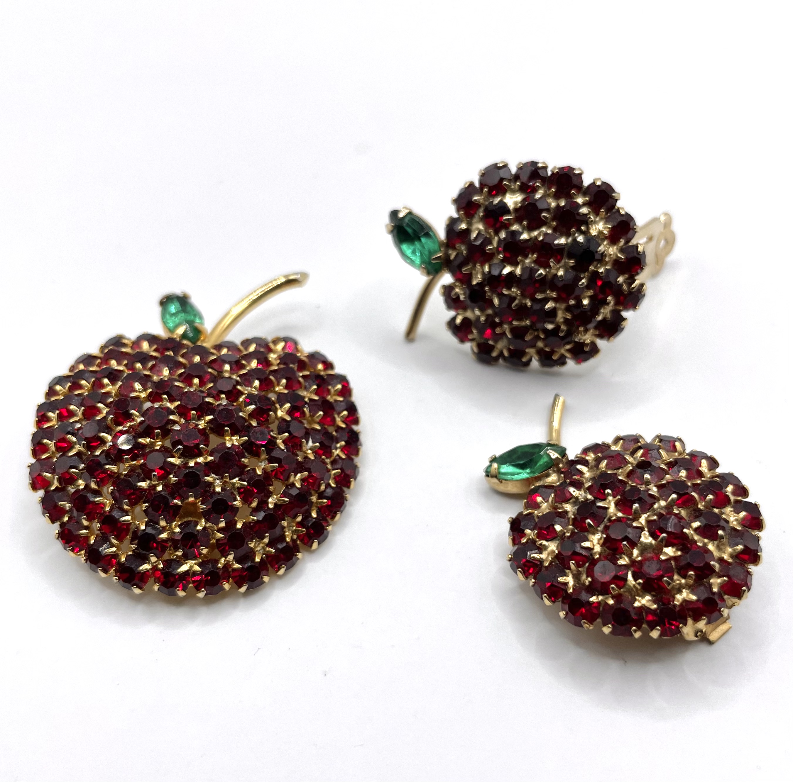 red apple rhinestone brooch