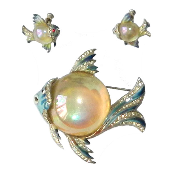 1940's Coro Angelfish jelly belly brooch
