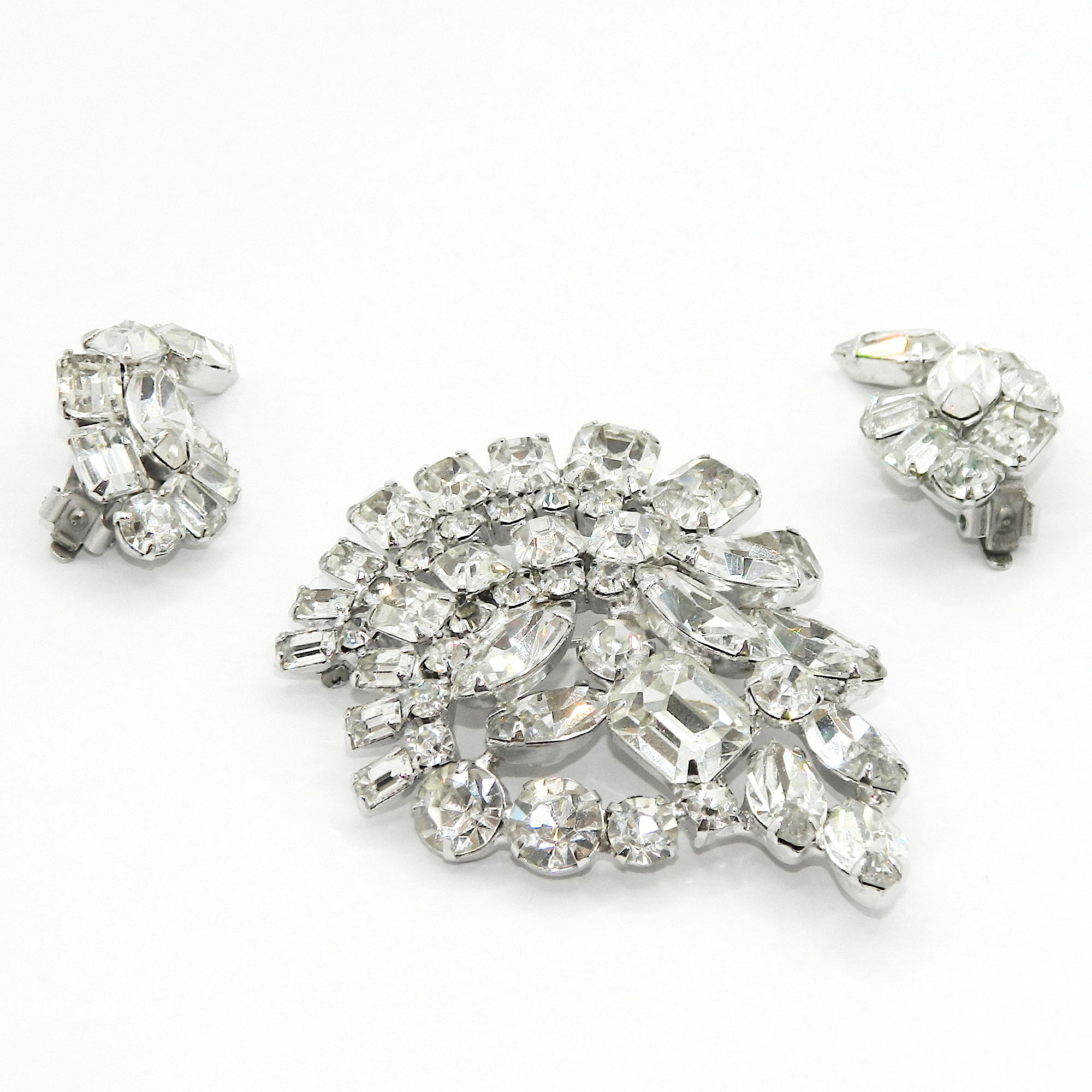 1950s Kramer rhinestone brooch and earring set