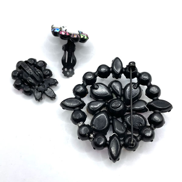 1950s Weiss rhinestone brooch and earring set