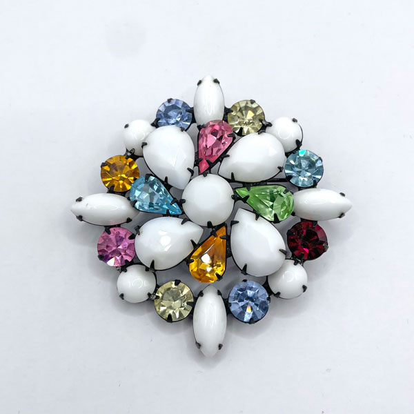 1950s Weiss rhinestone brooch and earring set