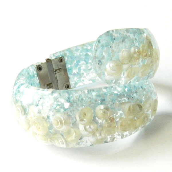 1950's confetti lucite bracelet