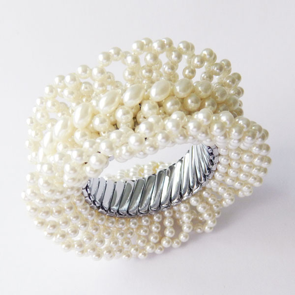 1950's faux pearl bracelet
