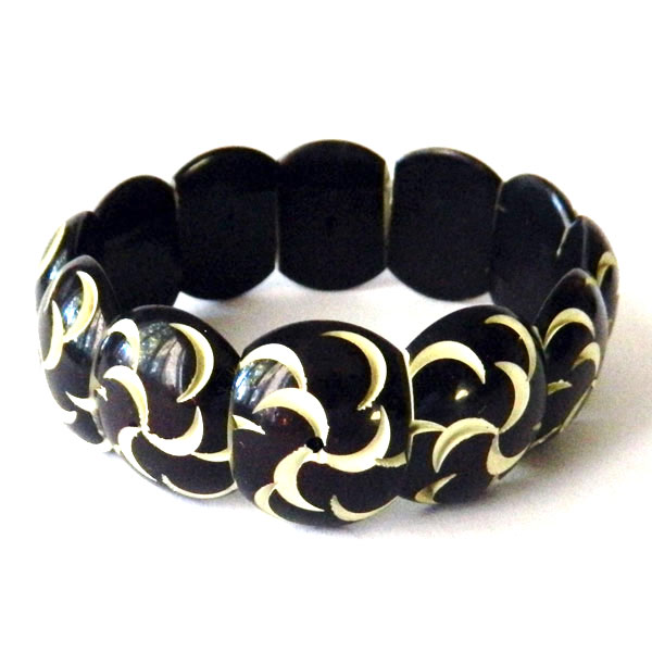 Carved celluloid expansion bracelet