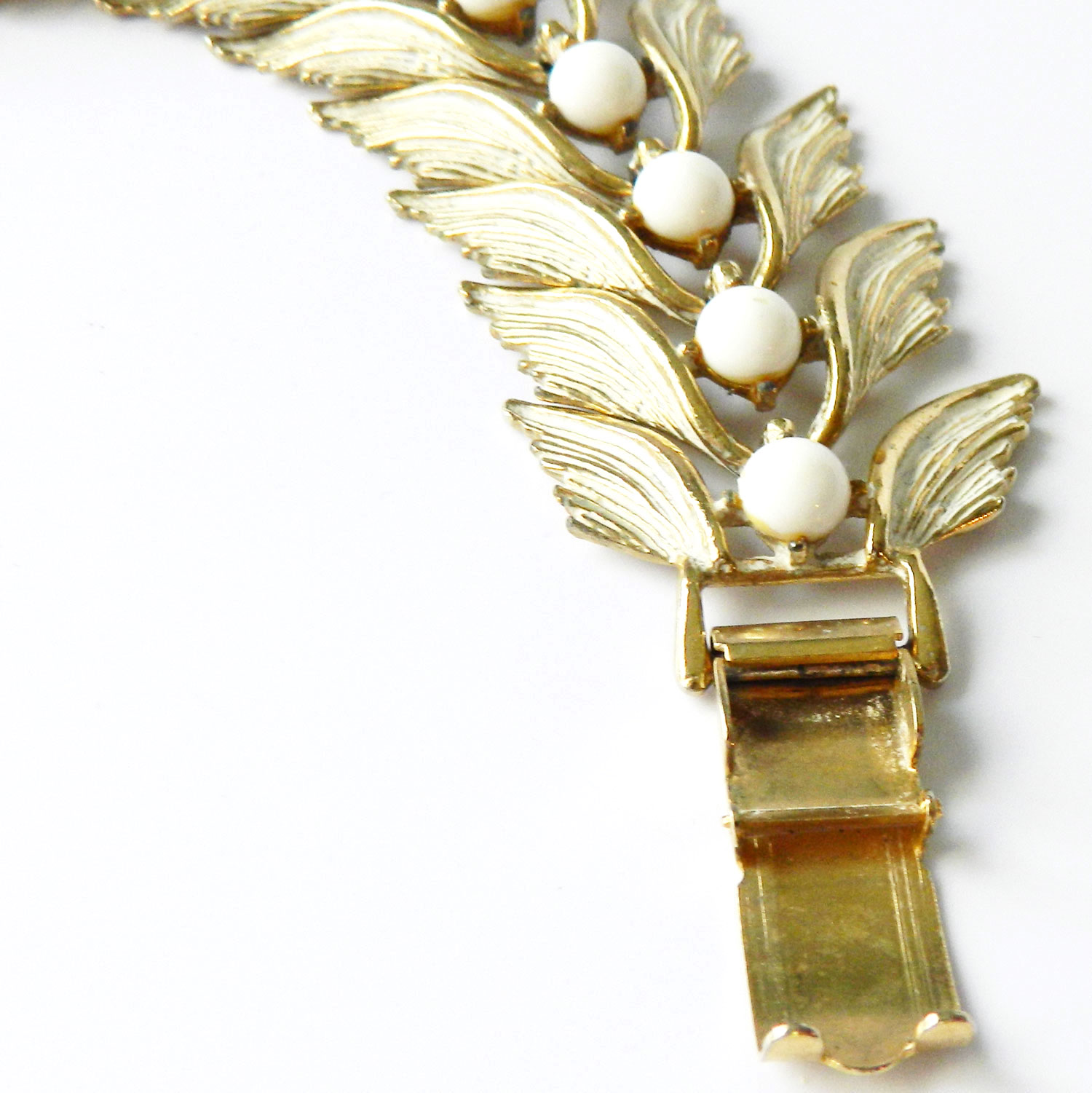 White enameled bracelet