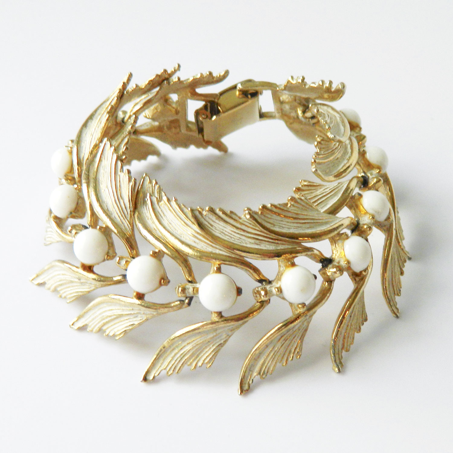 White enameled bracelet