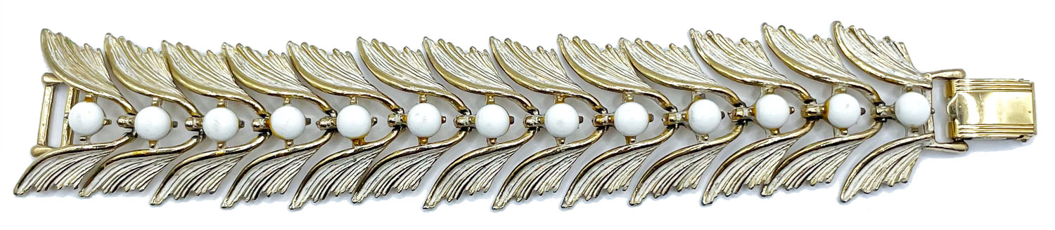 White enameled bracelet